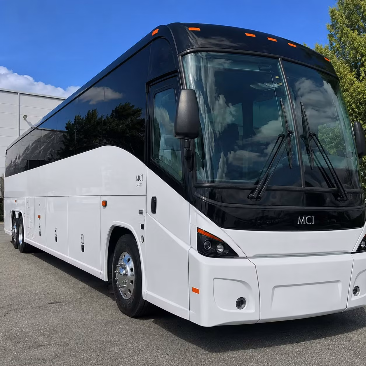 your glendale airport transfer can include a full fleet of buses for large groups